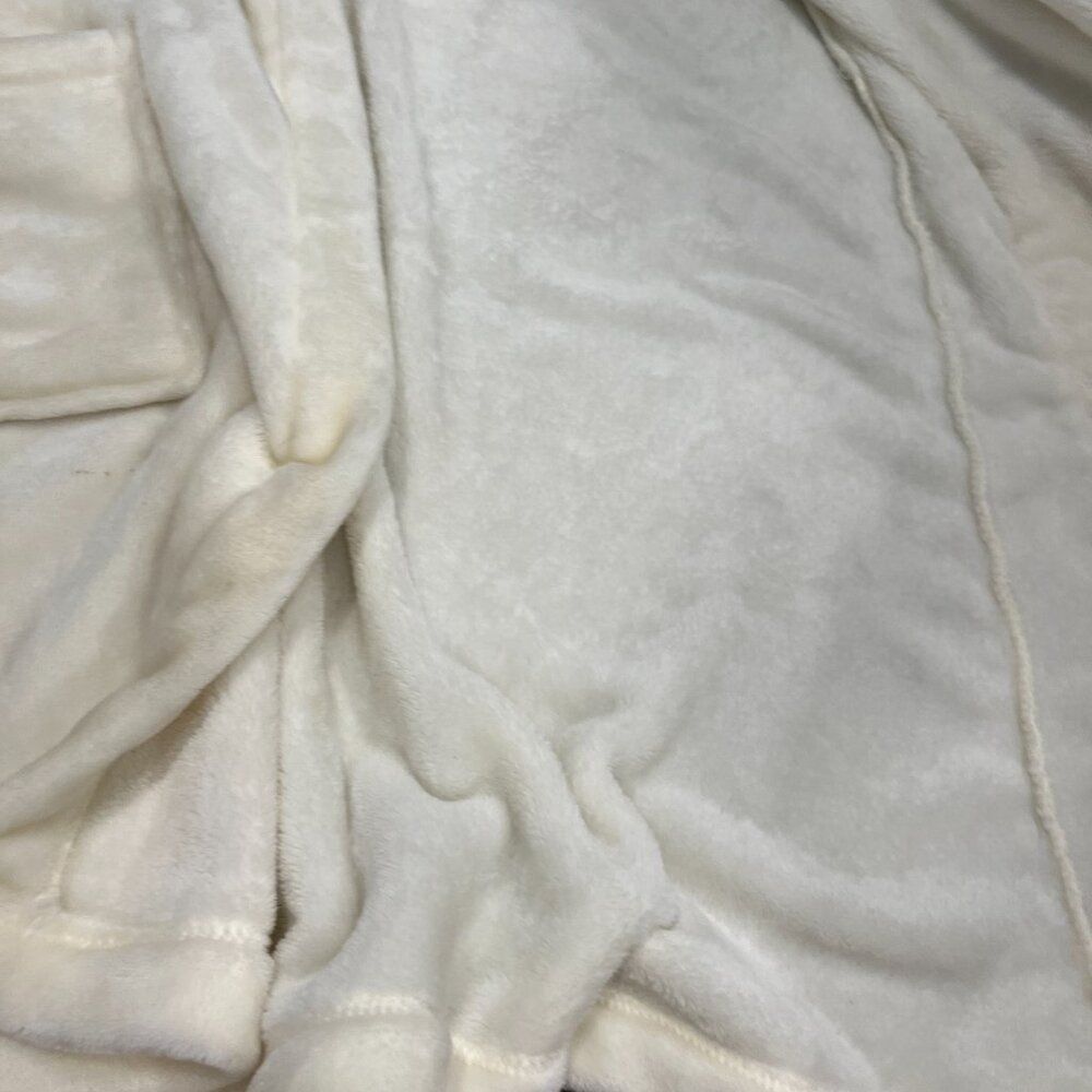 Adrienne Vittadini OS Robe - Picture 9 of 10